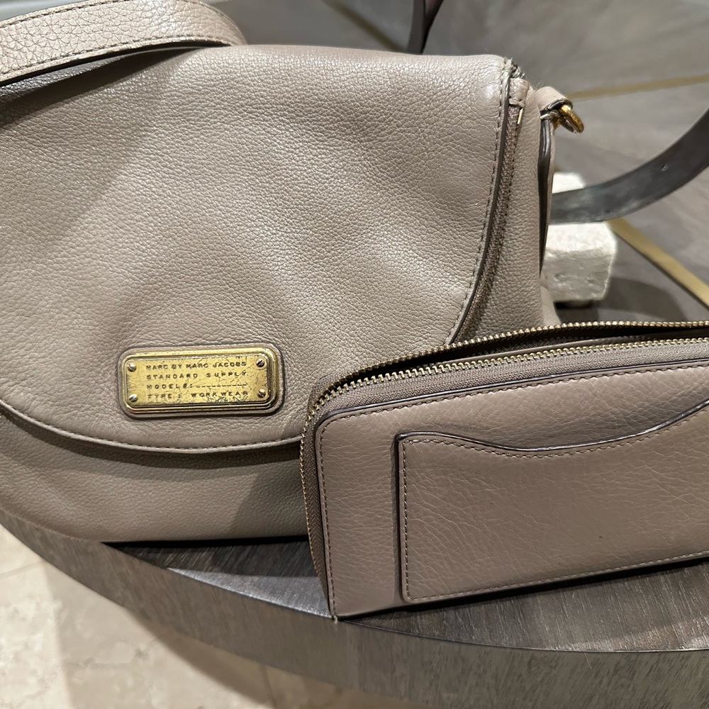 Marc Jacobs Large Natasha Q Crossbody bag + Matching wallet